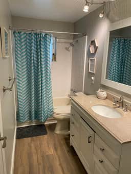 Pet Friendly Home with Hot Tub near Walsingham Park - Image 2