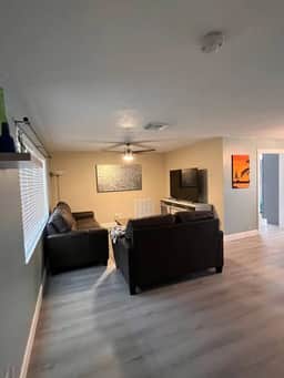 Pet Friendly Home close to the beach and Taylor Park - Image 4