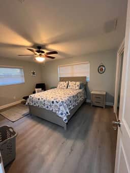 Pet Friendly Home close to the beach and Taylor Park - Image 5