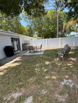 Pet Friendly space close to the beach and shopping - Image 3