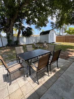 Pet Friendly space close to the beach and shopping - Image 2