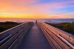 Pet Friendly Home walking distance to the beach - Image 4
