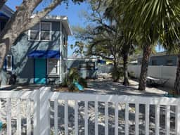 Pet Friendly Home walking distance to the beach - Image 2