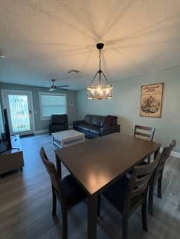Walking to distance to the beach Pet Friendly - Image 2
