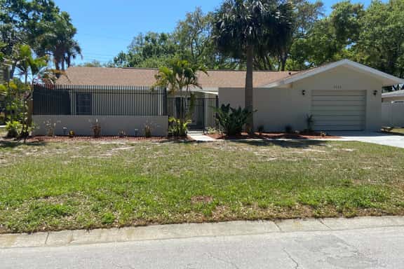 Pet Friendly home with hot tub close to Indian Rocks Beach - Image 1