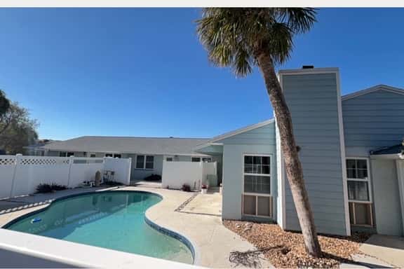 Pool Home walking distance to the Beach - Image 1