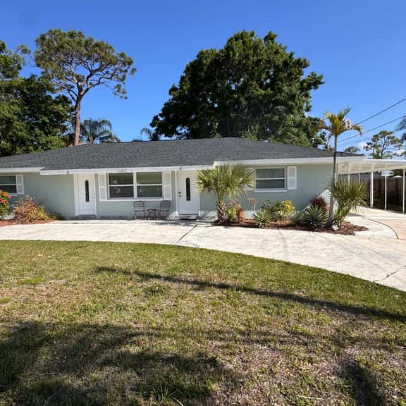 Pet Friendly space close to the beach and shopping - Image 1