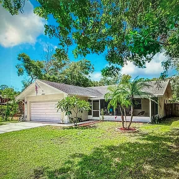 Pet Friendly Pool Home close to beach and Walsingham Park - Image 1