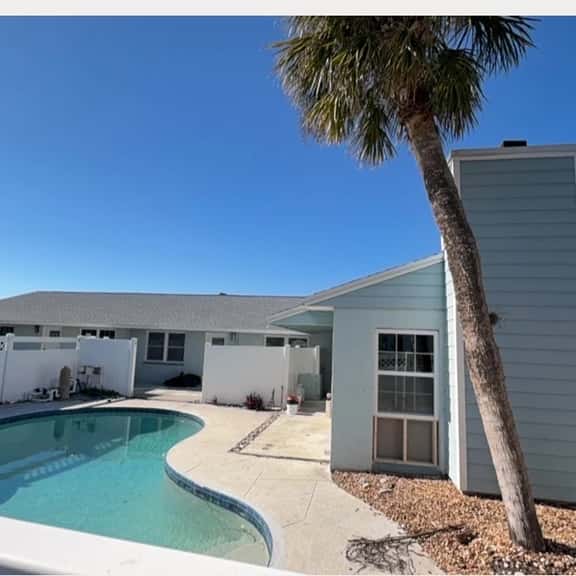Pool Home walking distance to the Beach - Image 1