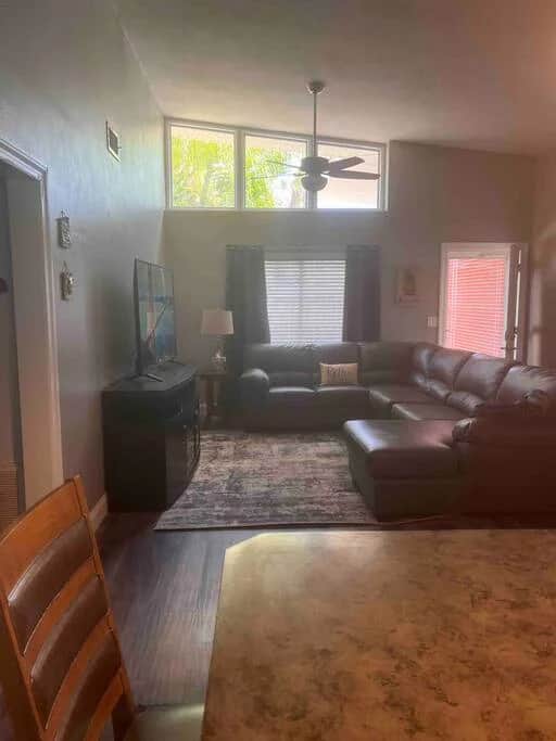 Pet Friendly Home close to beach with direct access to park - Image 5