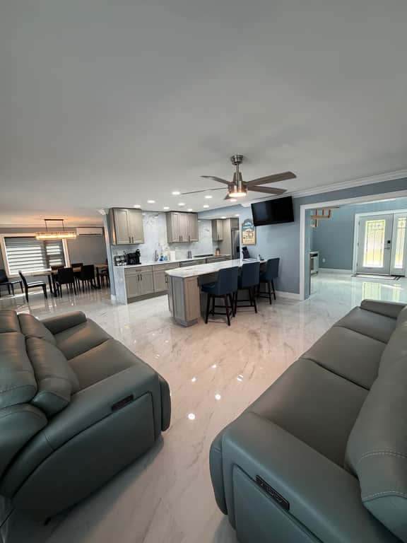 Beachfront Paradise |Huge Home • Epic Views • Prime Location - Image 3