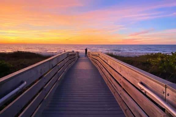 Pet Friendly Home walking distance to the beach - Image 4
