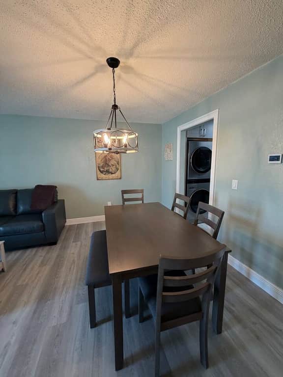 Walking to distance to the beach Pet Friendly - Image 4